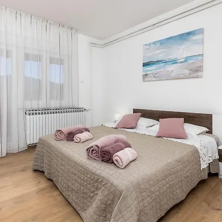 Nora Apartment
