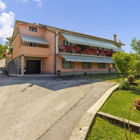 Nora Apartment Mucici