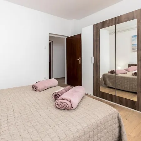 Nora Apartment